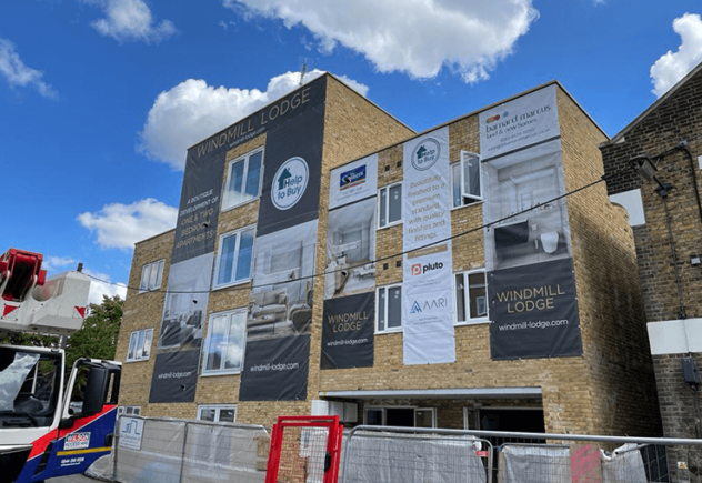 Hotel Signs That Speak Volumes: Types, Tips, Placement & More