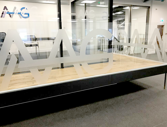 Plexiglass Signs: Why Use Them for Effective Advertising